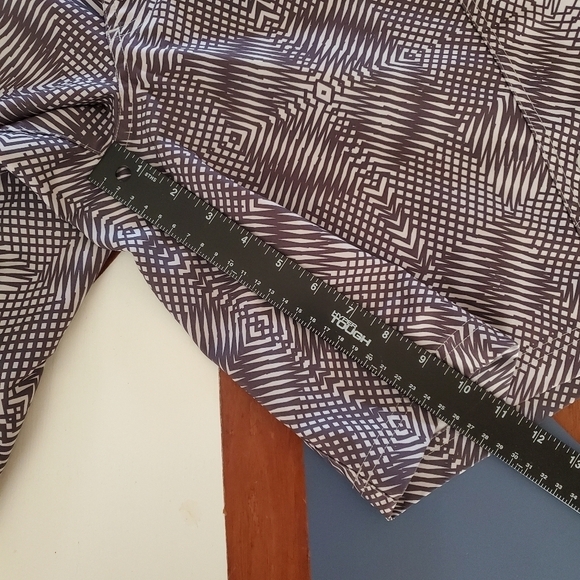 Under Armour Board Shorts‎ Mens 34 Gray Geometric Unlined Hybrid - Picture 7 of 10